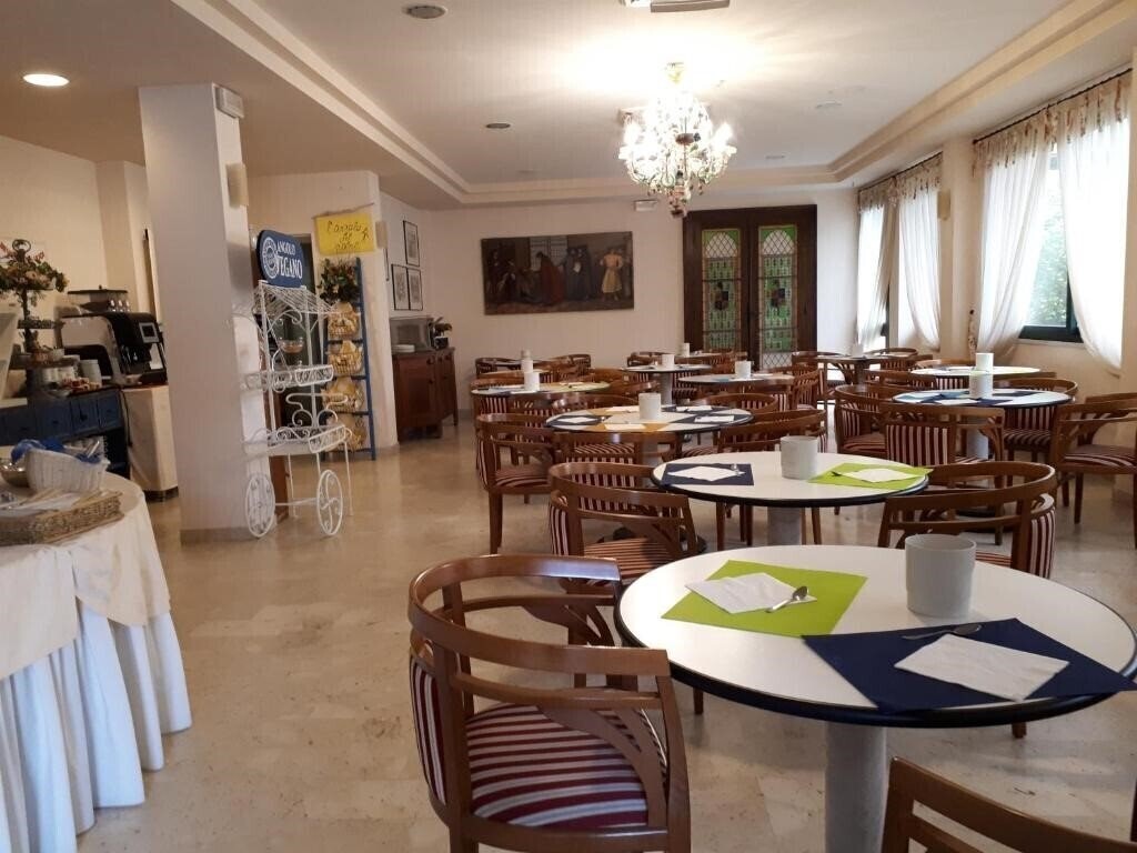 Фотографія Fiorella Hotel (Senigallia) 2*