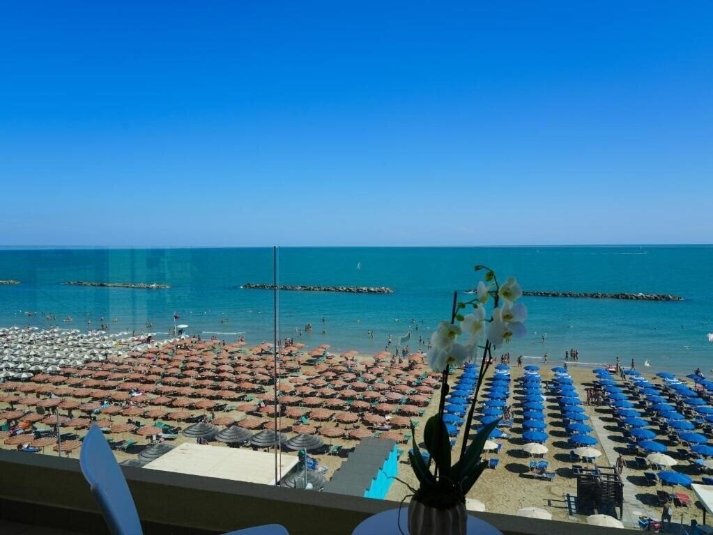 Панорама Nautilus Family Hotel (Pesaro) 4*