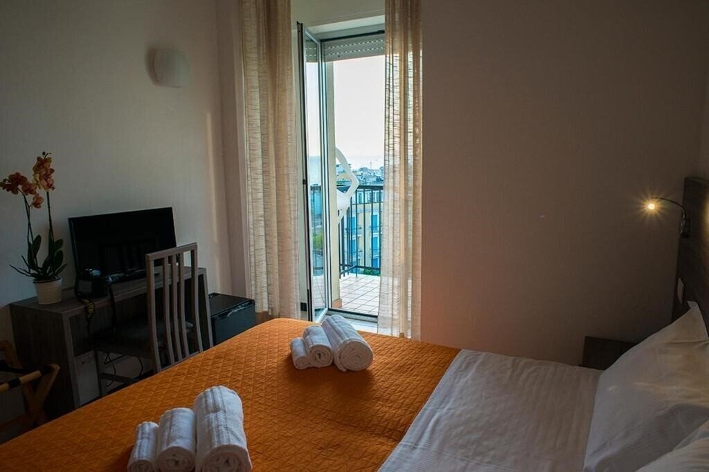 Панорама Madison Hotel (Gabicce Mare) 3*