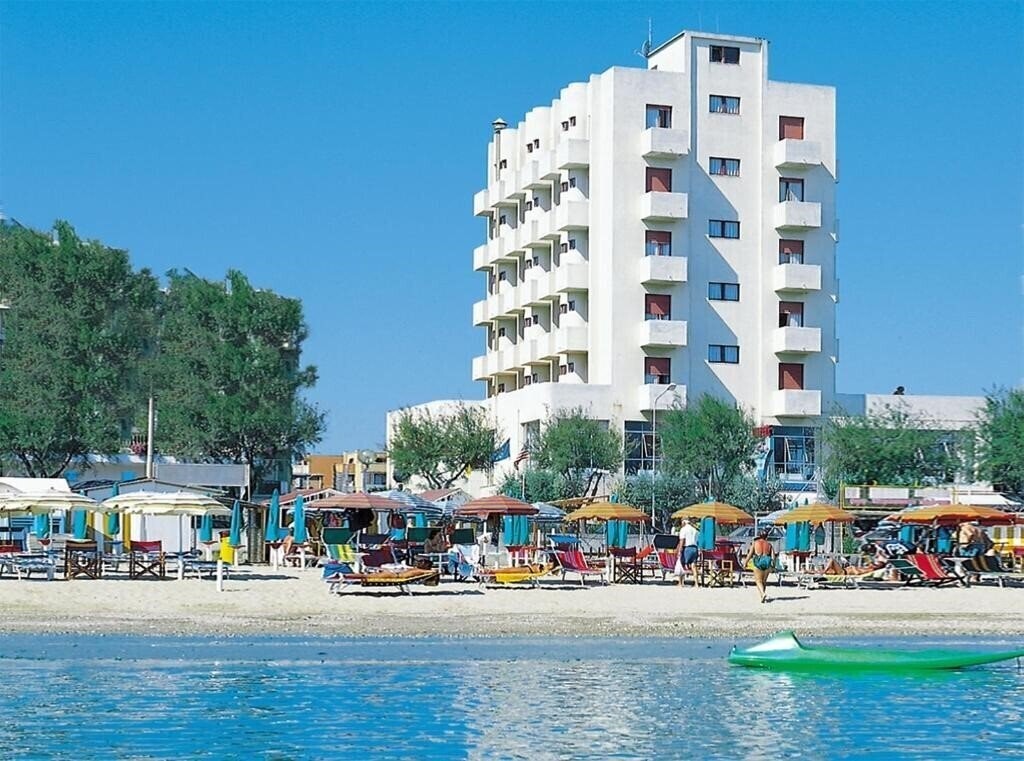 Отель International Hotel (Senigallia) 3*