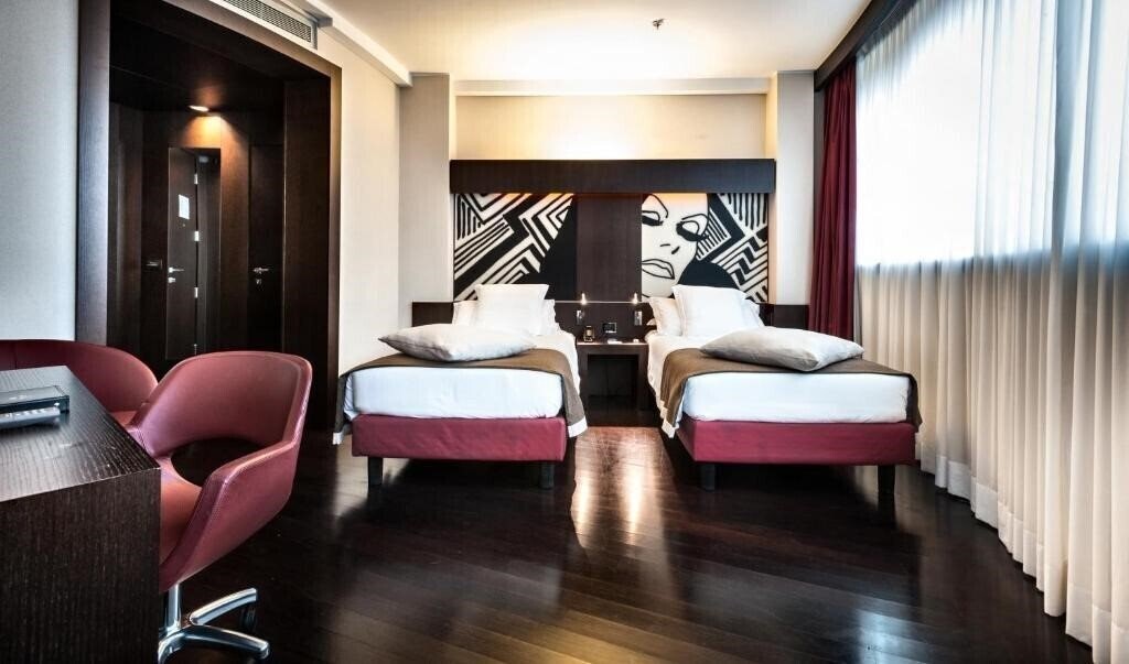 Територія Crowne Plaza Milan City 4*