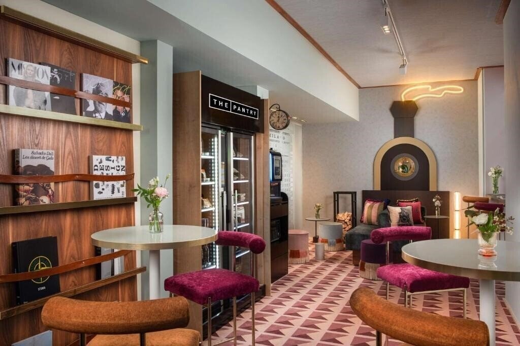 Вид Maison Moschino 4*