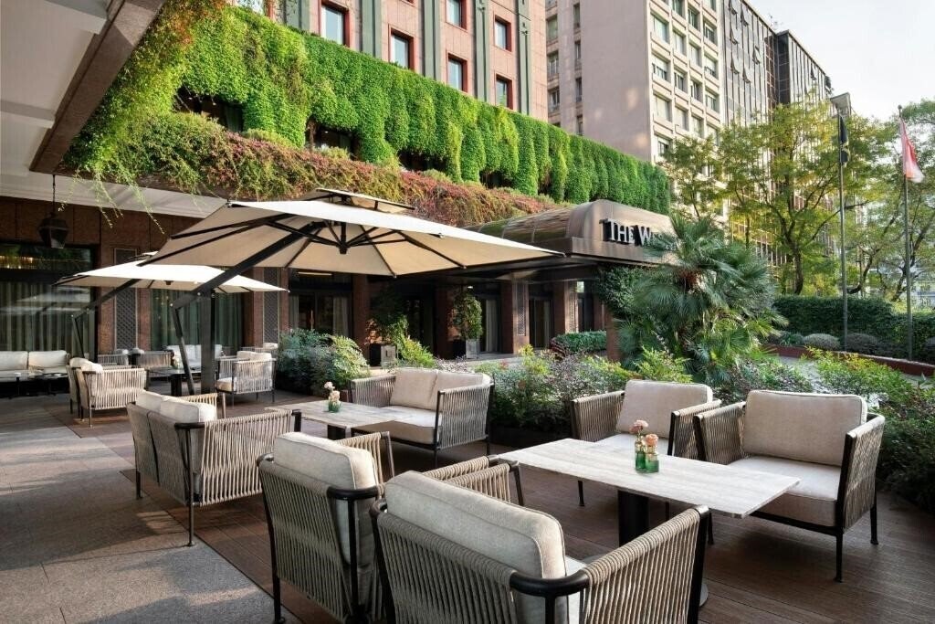 Територія Hotel Westin Palace 5*