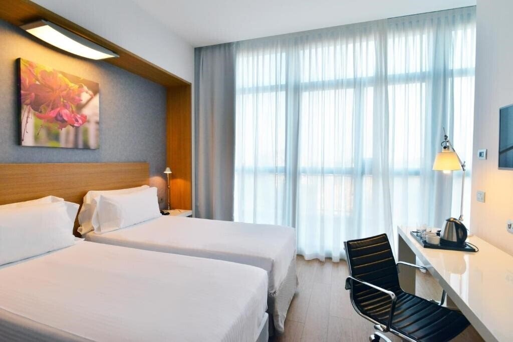Фото Hilton Garden Inn 4*