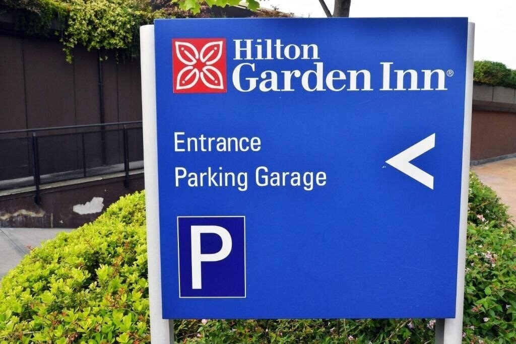 Апартаменти Hilton Garden Inn 4*