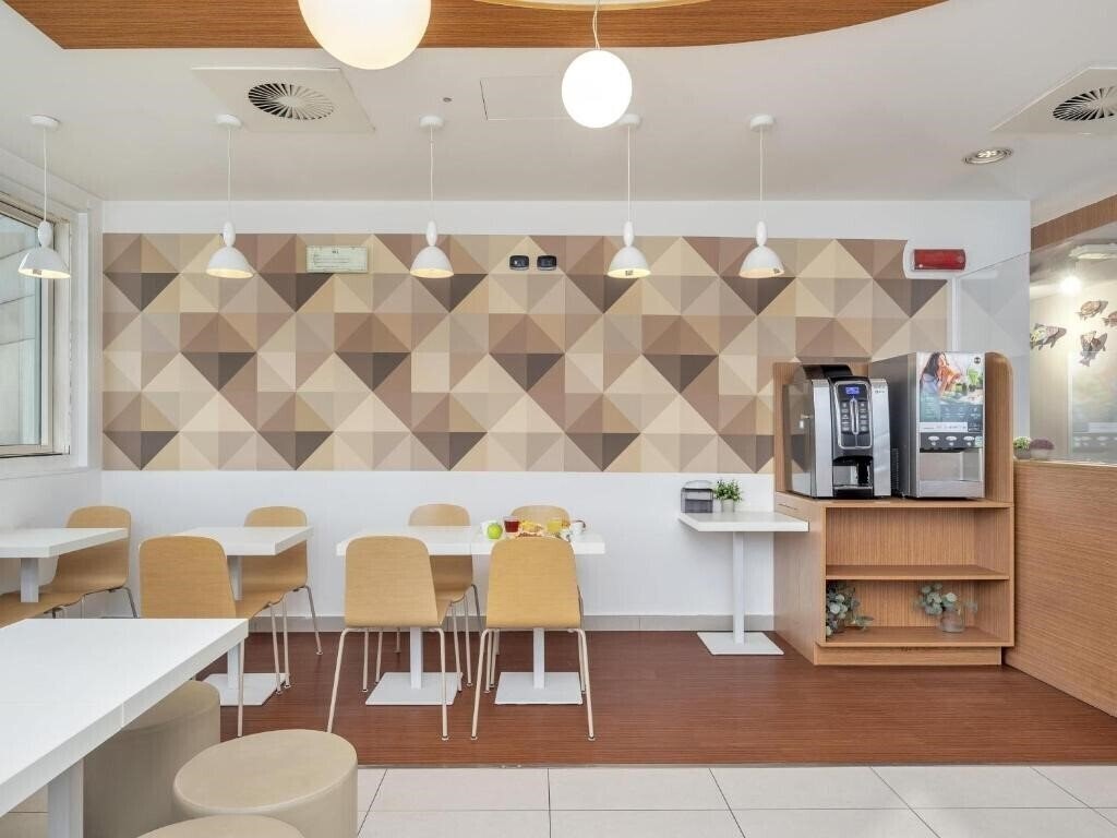 Територія B&B Hotel Milano Cenisio Garibaldi 3*