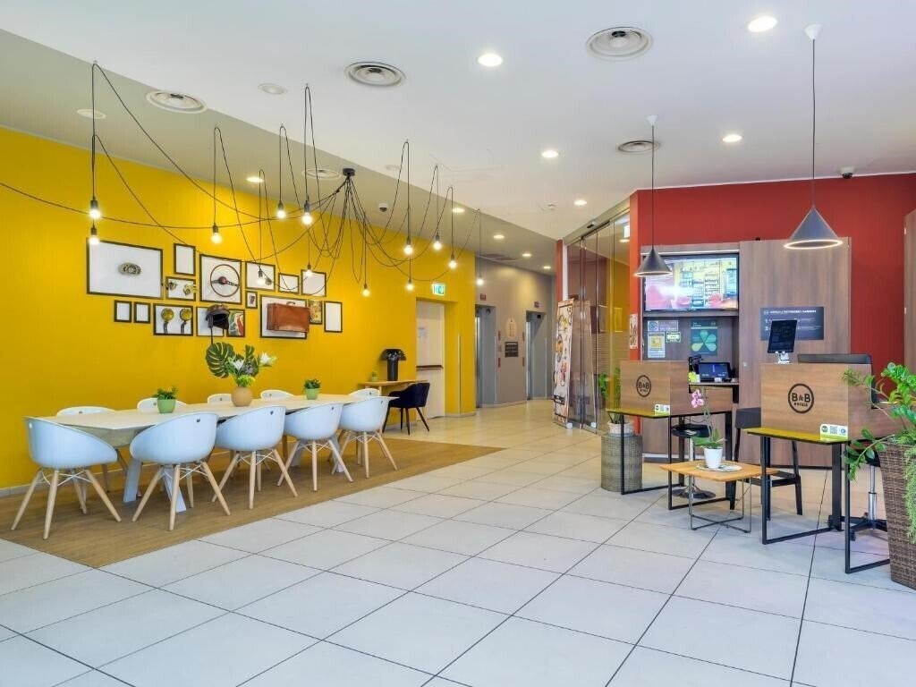 Территория B&B Hotel Milano-Monza 3*