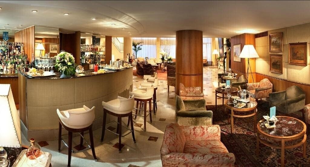 Панорама Cavour 4*