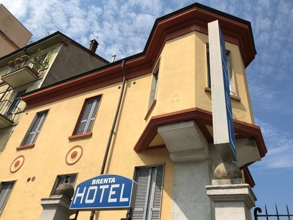 Отель Hotel Brenta Milano 2*