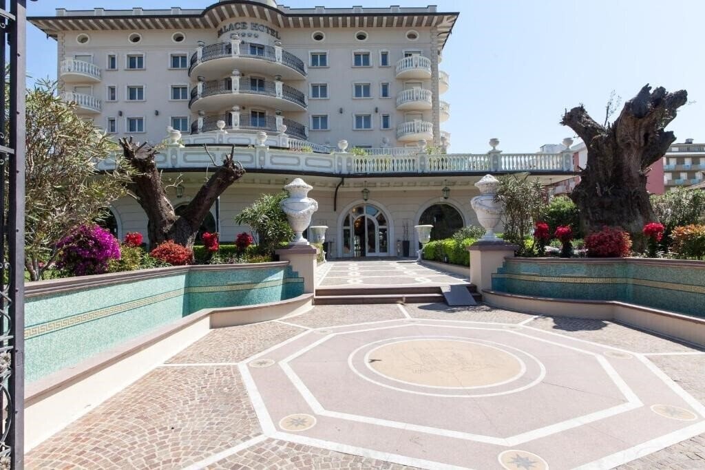 Територія Palace (Milano Marittima) 5*