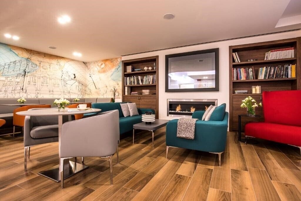 Апартаменти 43 Station Hotel 3*