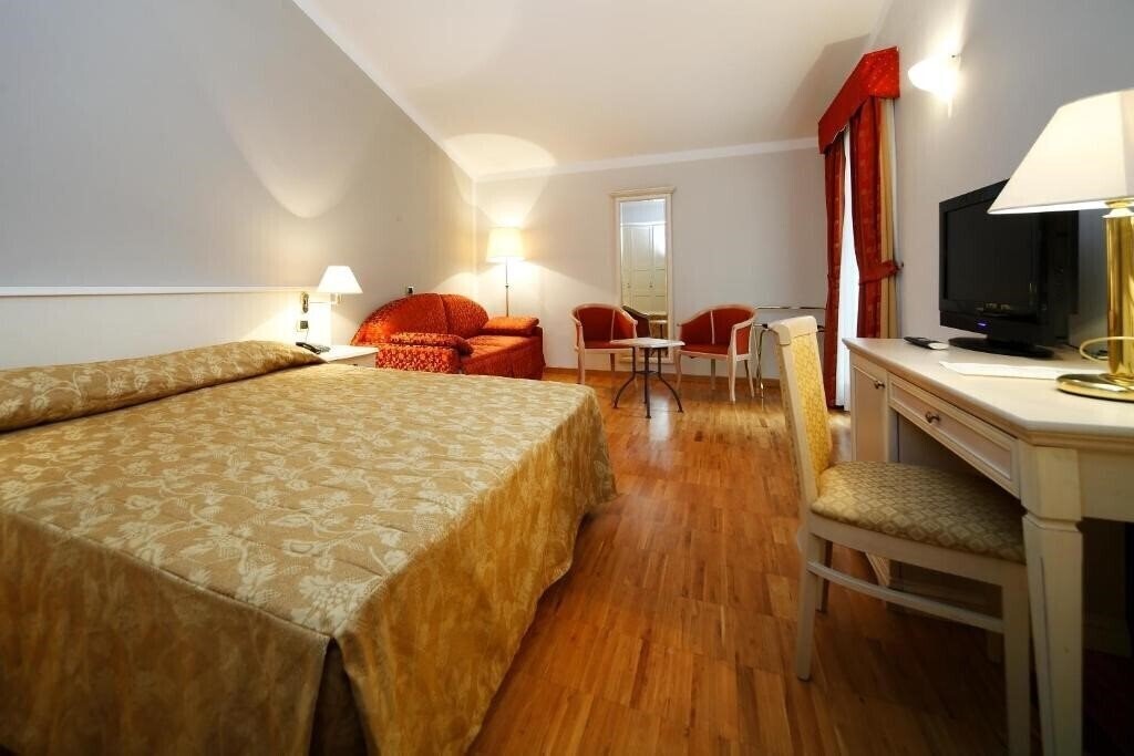 Фотографія Terminal 3*