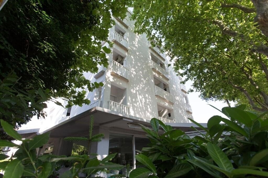 Апартаменти Gianlore 3*