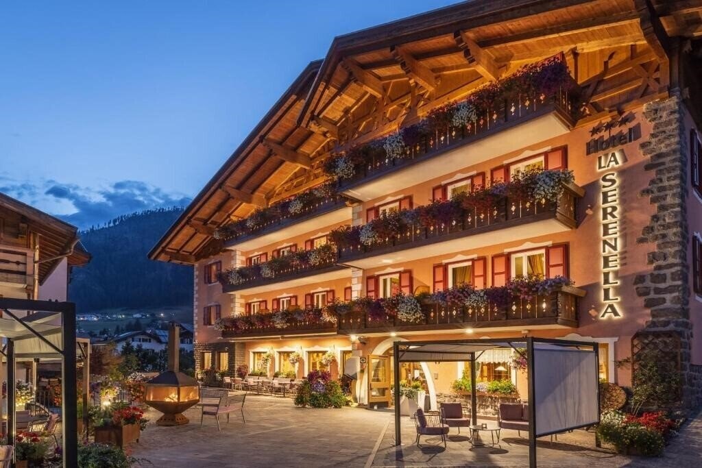 Готель Hotel La Serenella Moena 3*