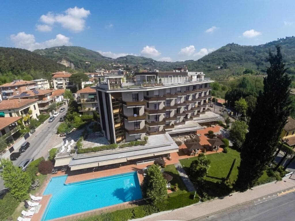 Территория Hotel Michelangelo & Day SPA 4*