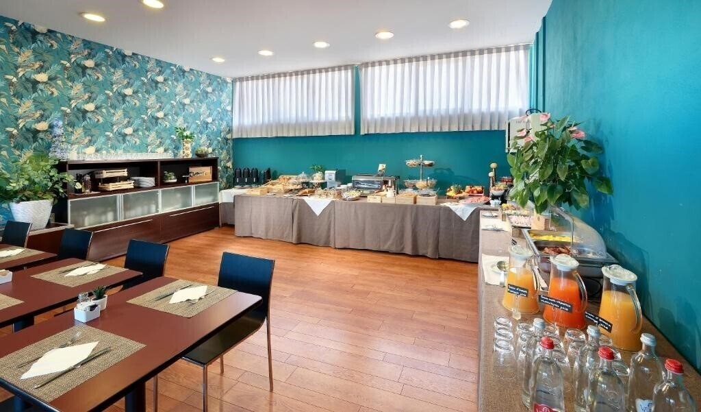 Панорама Tuscany Inn 4*