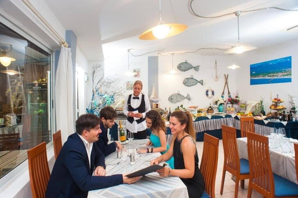 Фотографія La Pace 3*