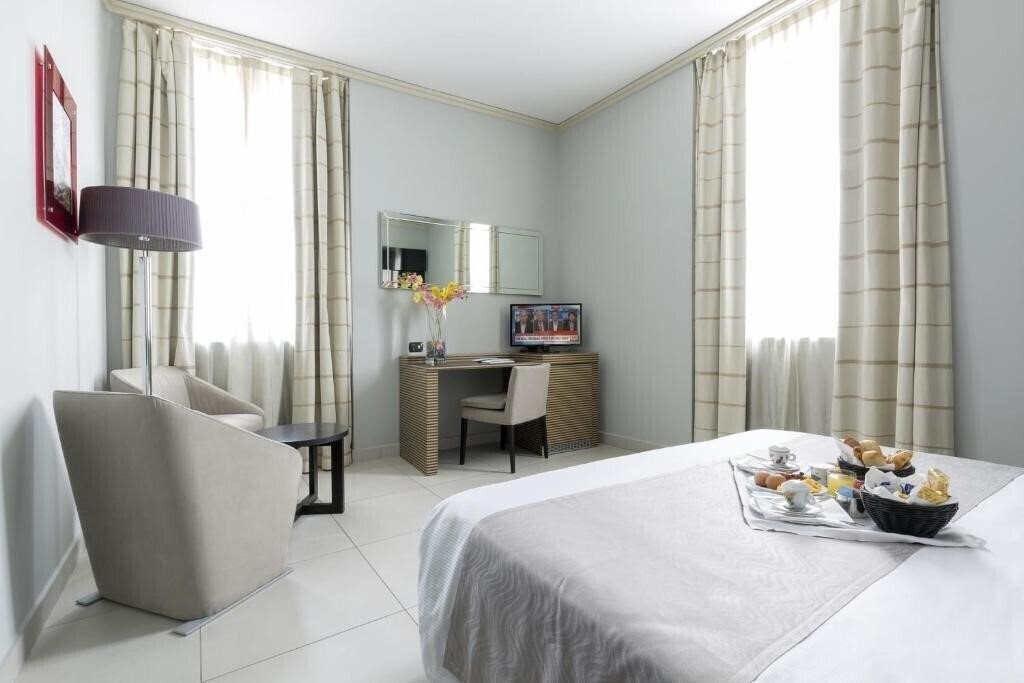 Территория Palazzo Salgar 4*