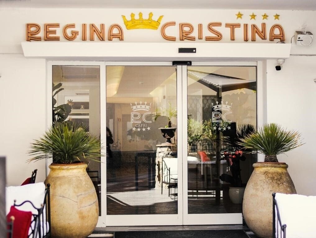 Апартаменти Regina Cristina 4*