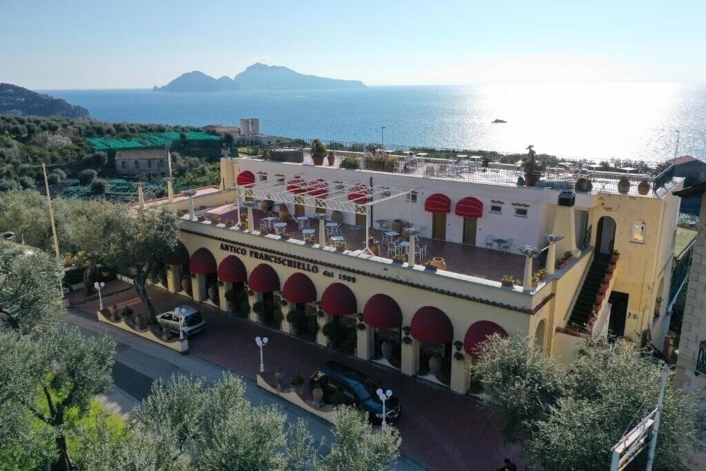 Отель Villa Pina Antico Francischiello 3*