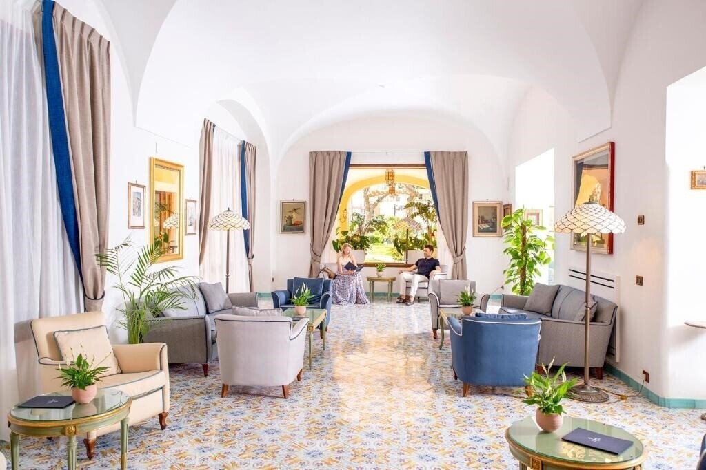 Панорама Albergo La Reginella & O'Pignatiello 4*