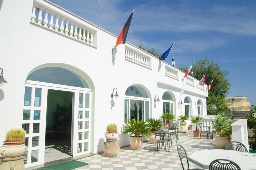 Отель La Ginestra 3*