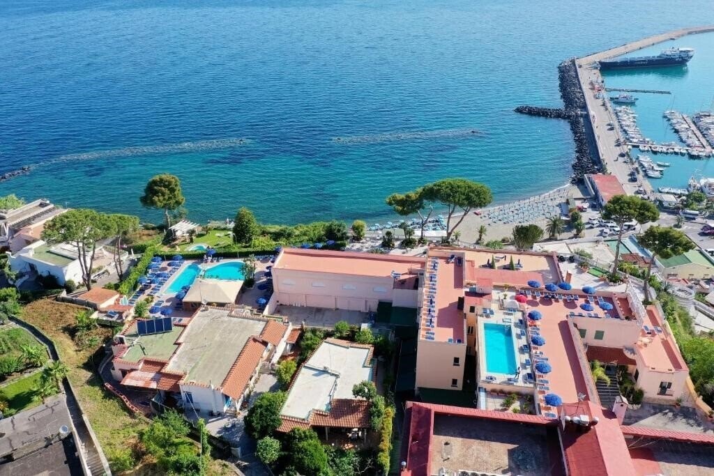 Вид Hotel Terme & Beach Cristallo Palace (ex. Cristallo Palace Terme) 4*