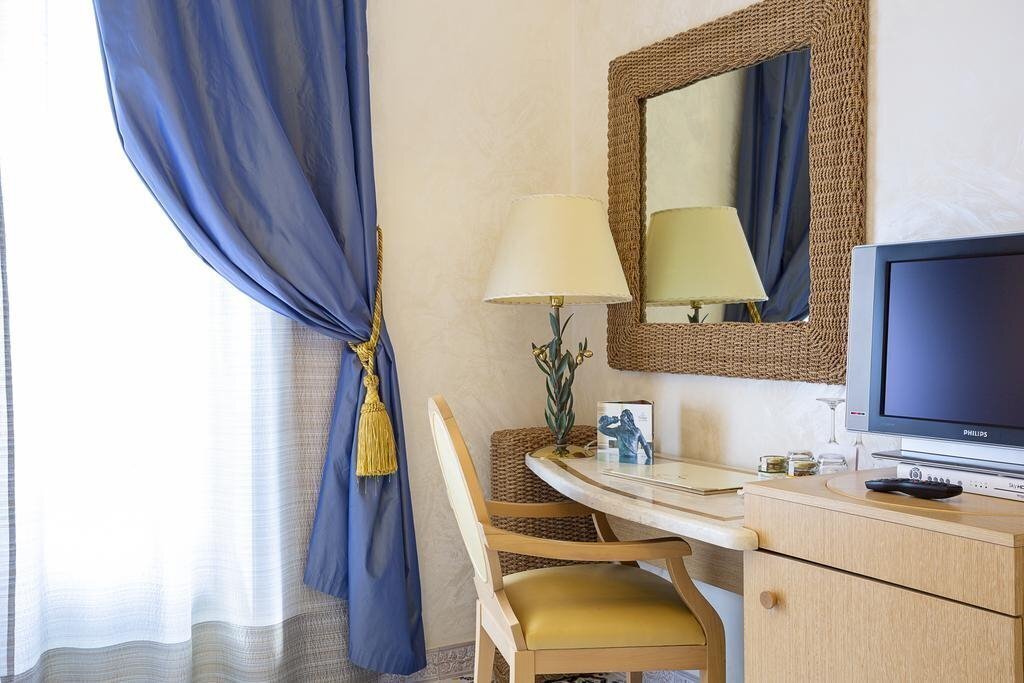 Територія Terme Manzi Hotel & SPA 5*