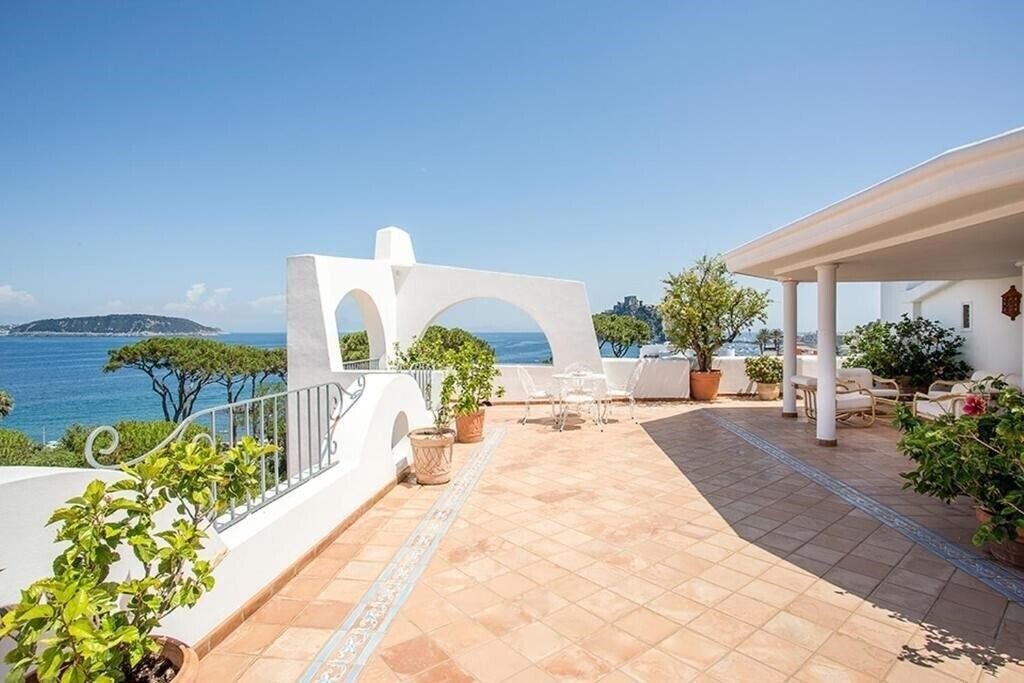 Территория Grand Hotel Excelsior 5*