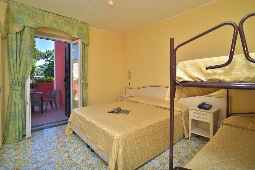 Фото Hotel Villa Franca Forio d'Ischia 3*