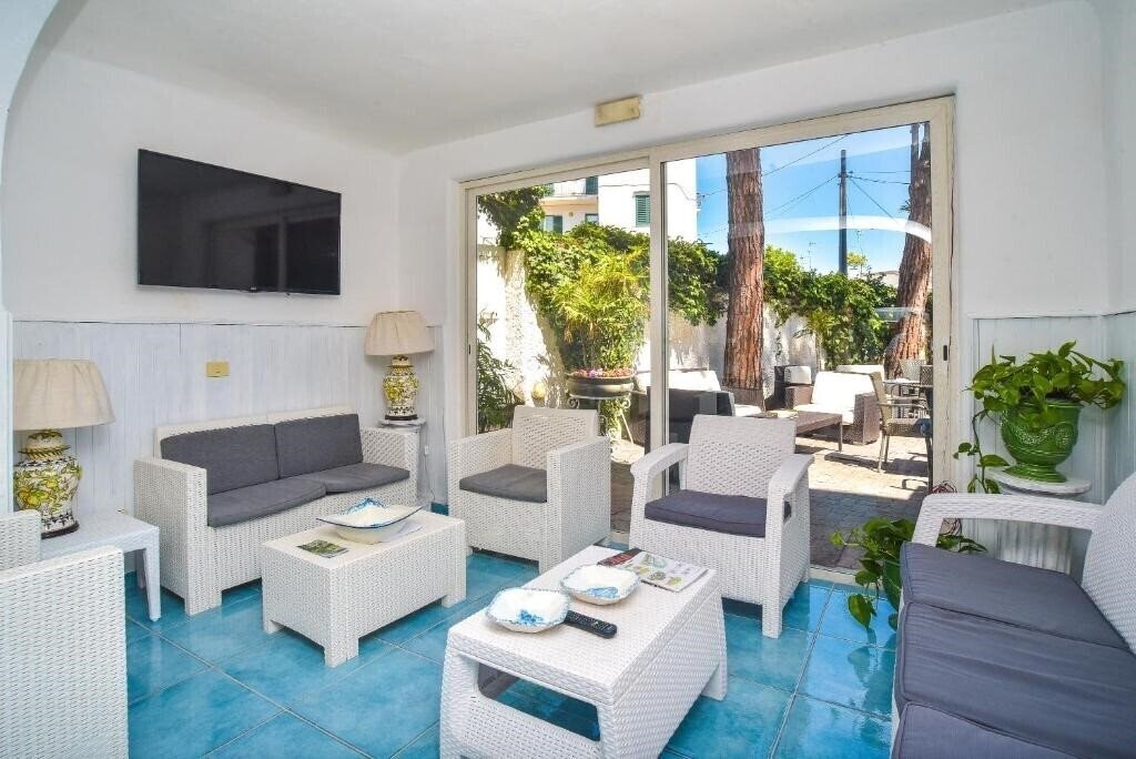 Вид Villa Tina 3*