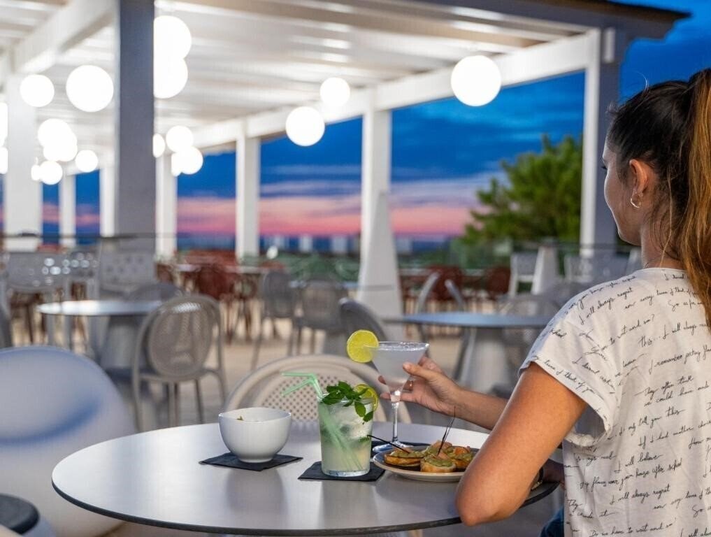 Картинка Red Sun Village Canneddi 4*