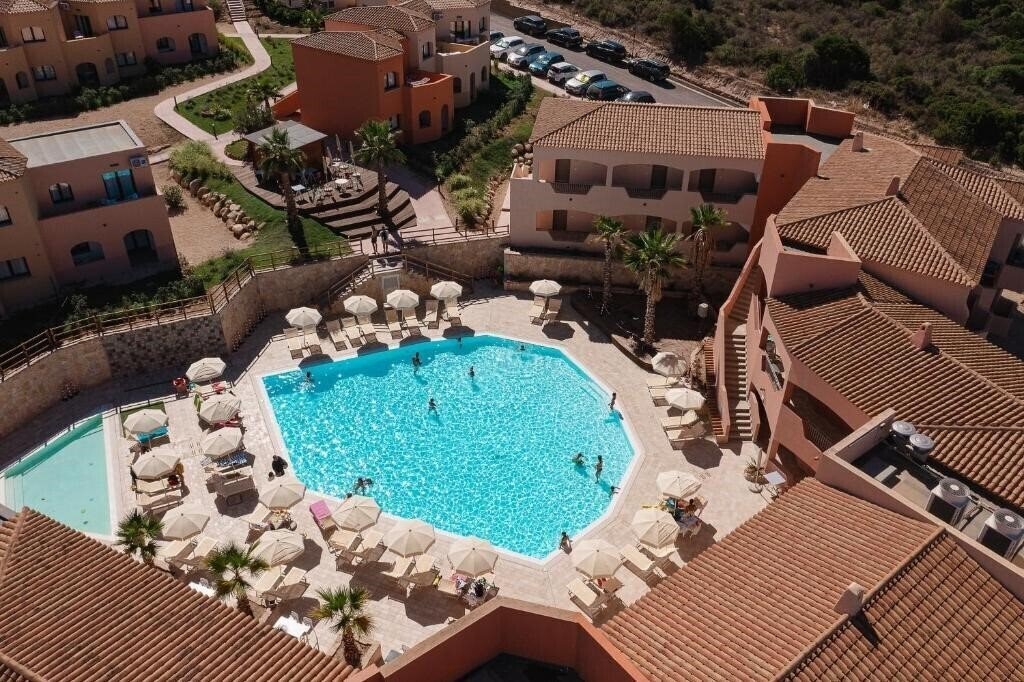 Территория Red Sun Village Canneddi 4*