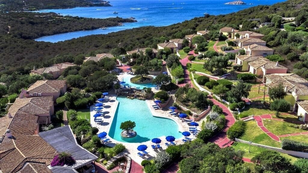 Отель Colonna Resort Country & Sporting Club 4*