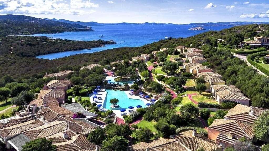 Вид Colonna Resort Country & Sporting Club 4*
