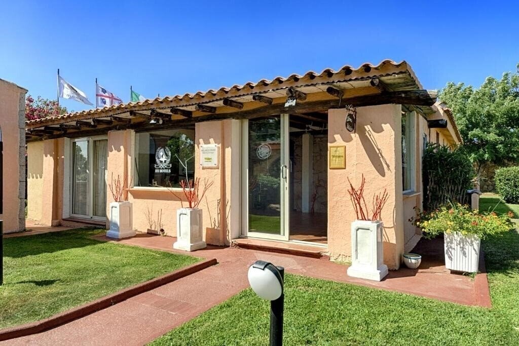 Панорама Colonna Resort Country & Sporting Club 4*