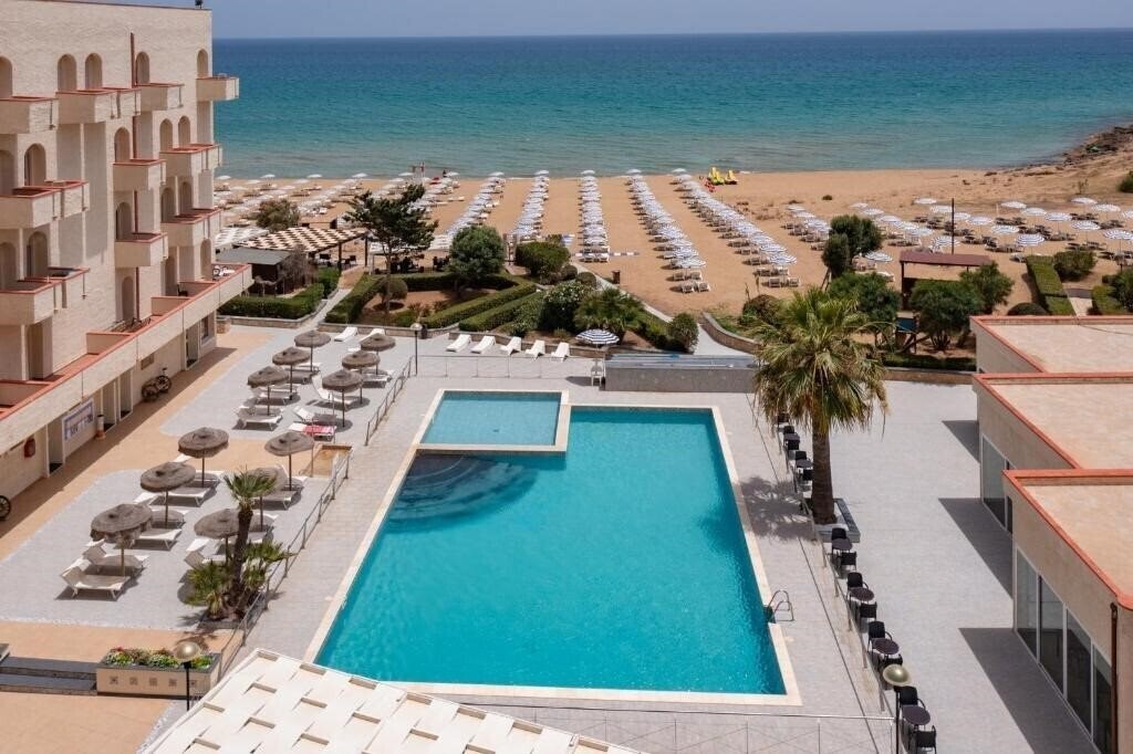 Отель Club Eloro 3*