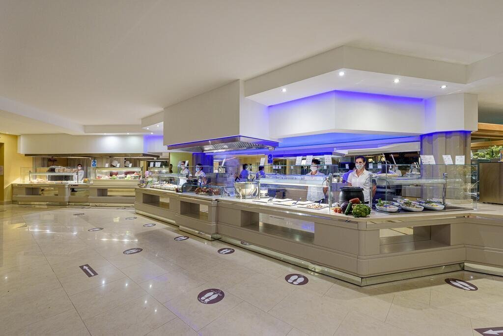 Апартаменти Acacia Resort 4*