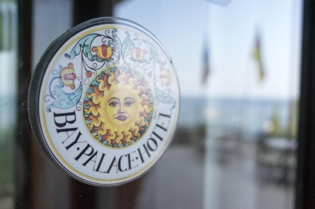 Панорама Bay Palace 4*