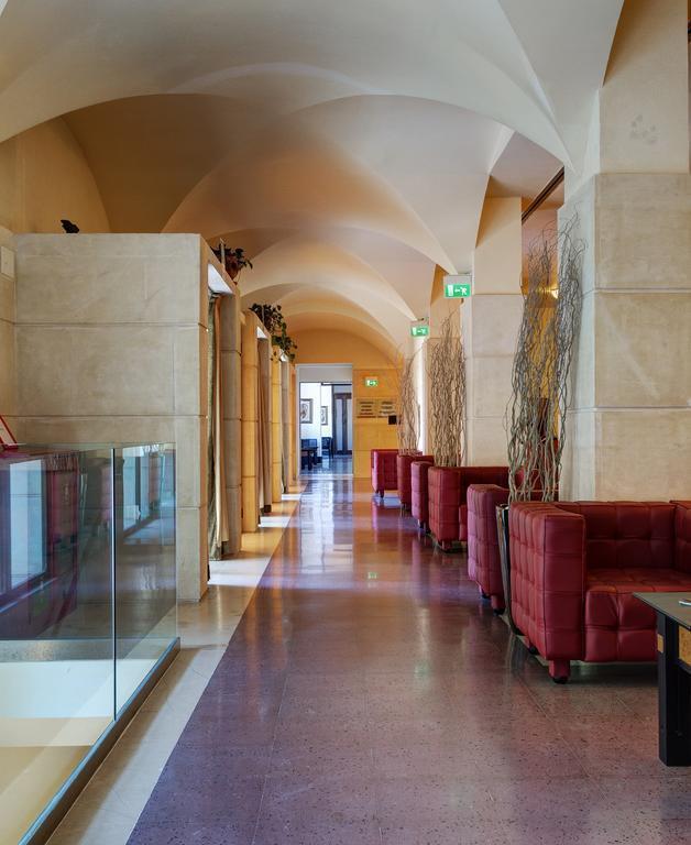 Апартаменты Des Etrangers Et Miramare 5*