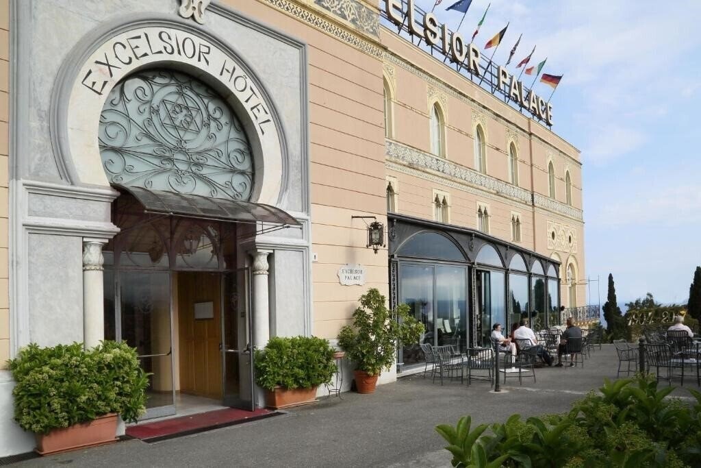 Апартаменти Hotel Excelsior Palace 4*