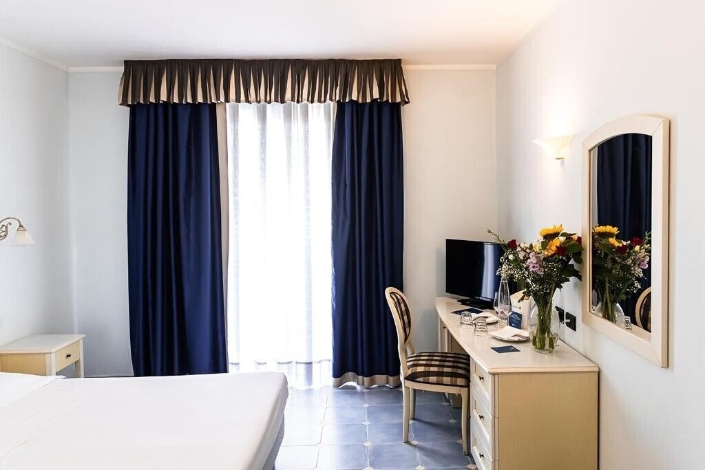 Панорама Baia Dei Mulini 4*