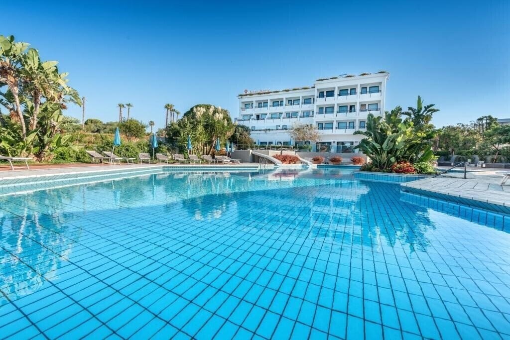 Готель Acacia Marina Resort 4*