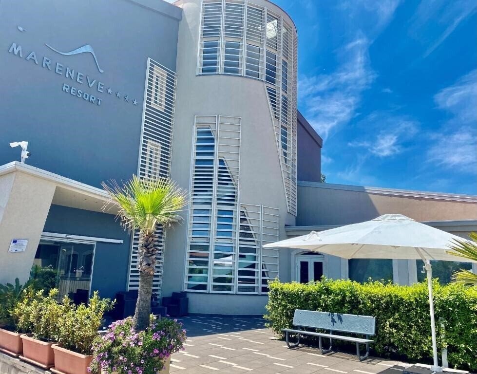Готель Mare Neve Resort 4*