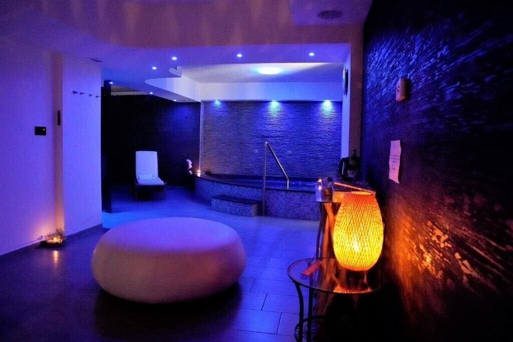 Апартаменти Mare Neve Resort 4*