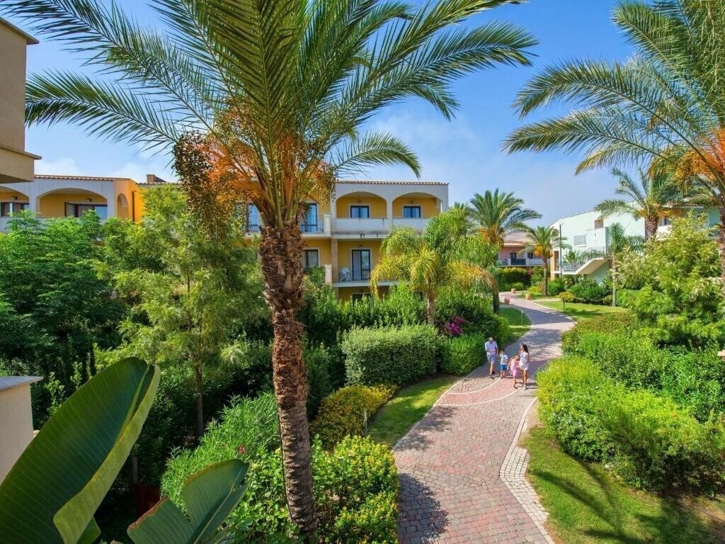 Вид Serenusa Resort (ex. Serenusa Village) 4*