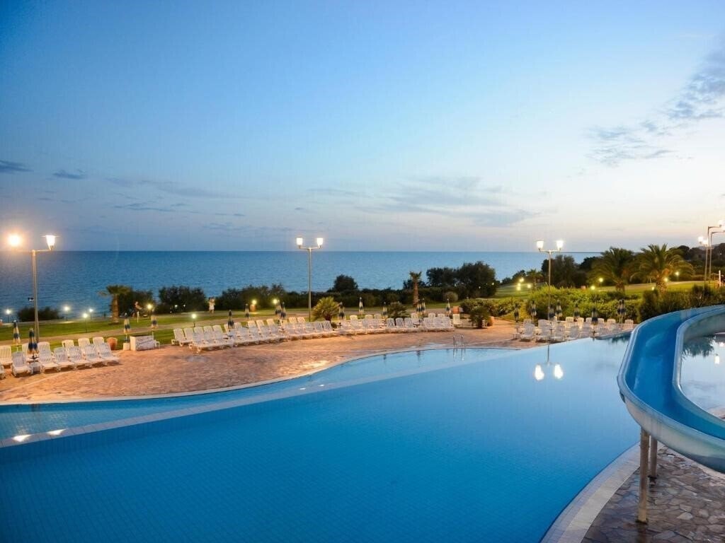 Апартаменти Serenusa Resort (ex. Serenusa Village) 4*
