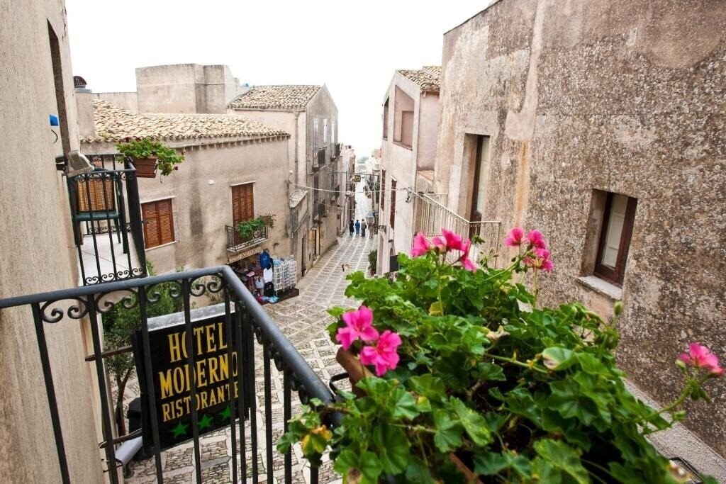 Апартаменты Moderno 3*