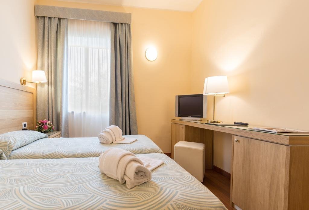 Панорама Villa Esperia 4*