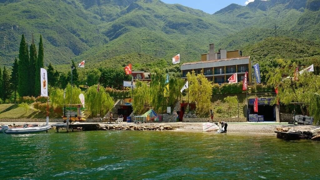 Вид Sole (Malcesine) 3*